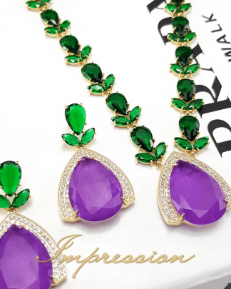 Conjunto de Festa Verde com Roxo